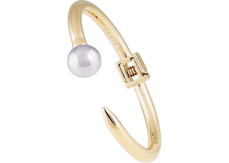 Mandi 's Nail Cuff
