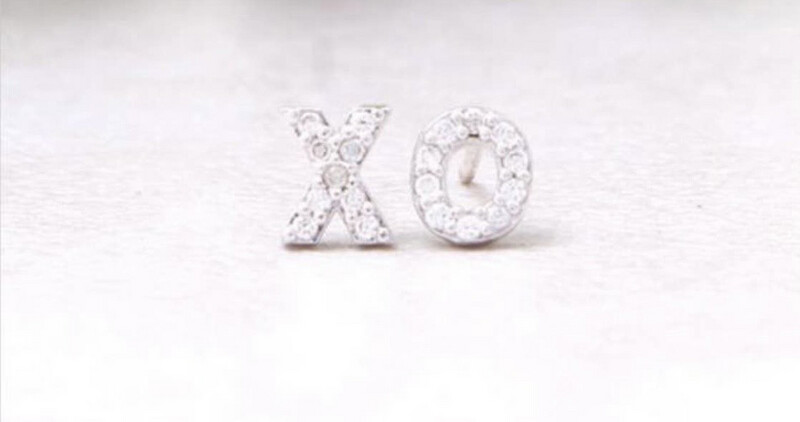 Pavé XO Studs