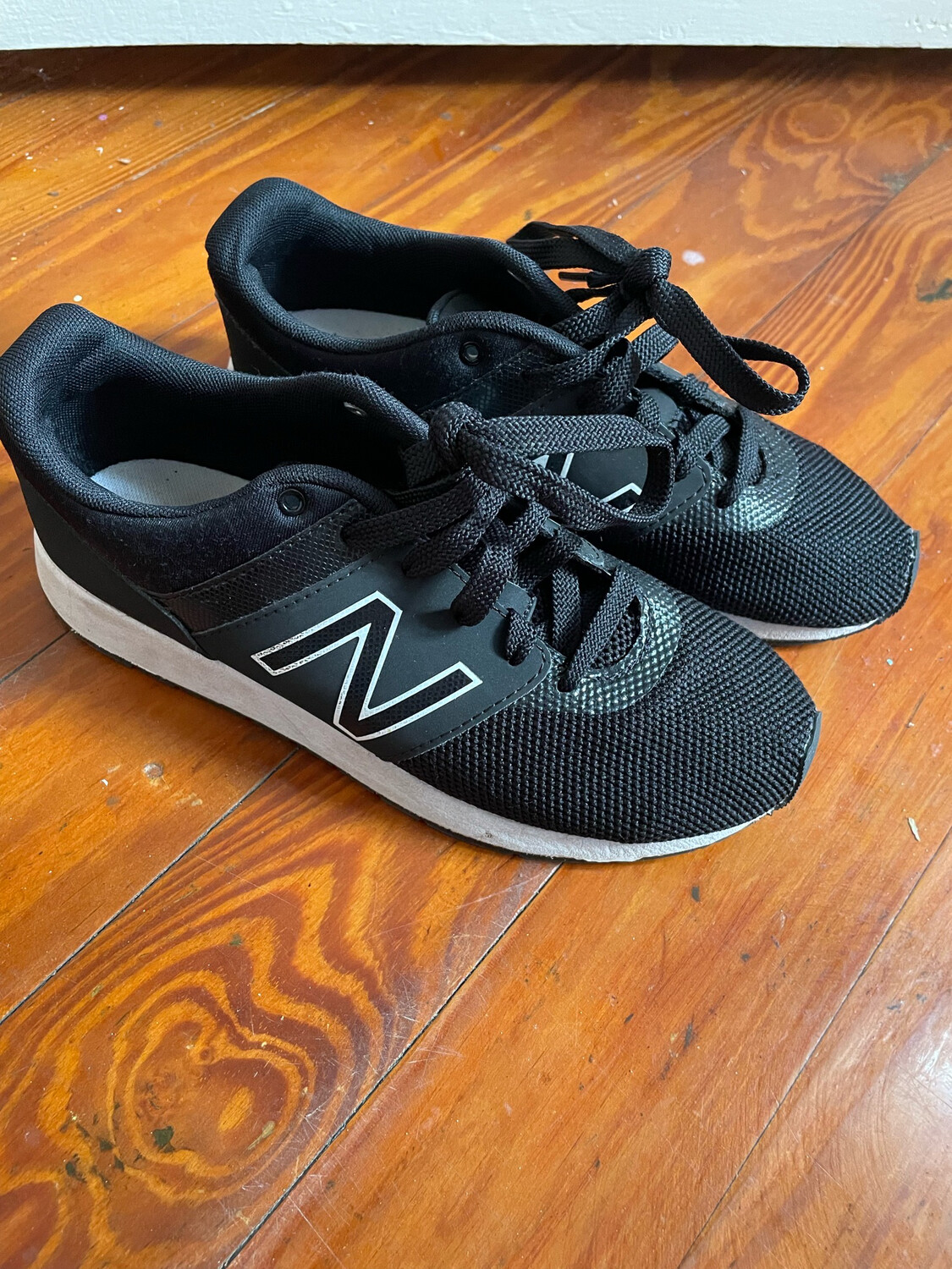 New Balance Tennis Shoes