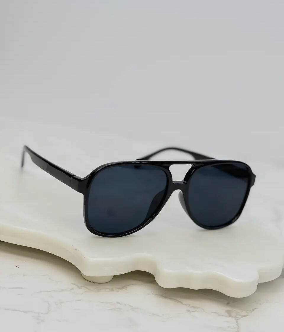 Fallon Aviator Sunglasses
- Black
