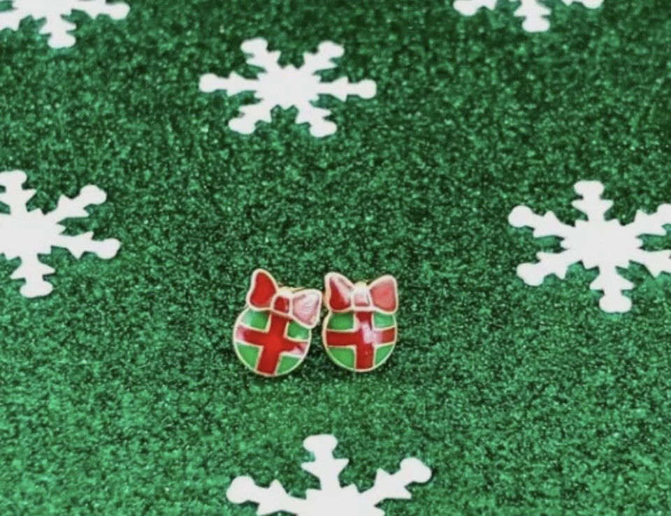 Bow Ornament Signature
Enamel Stud Earrings