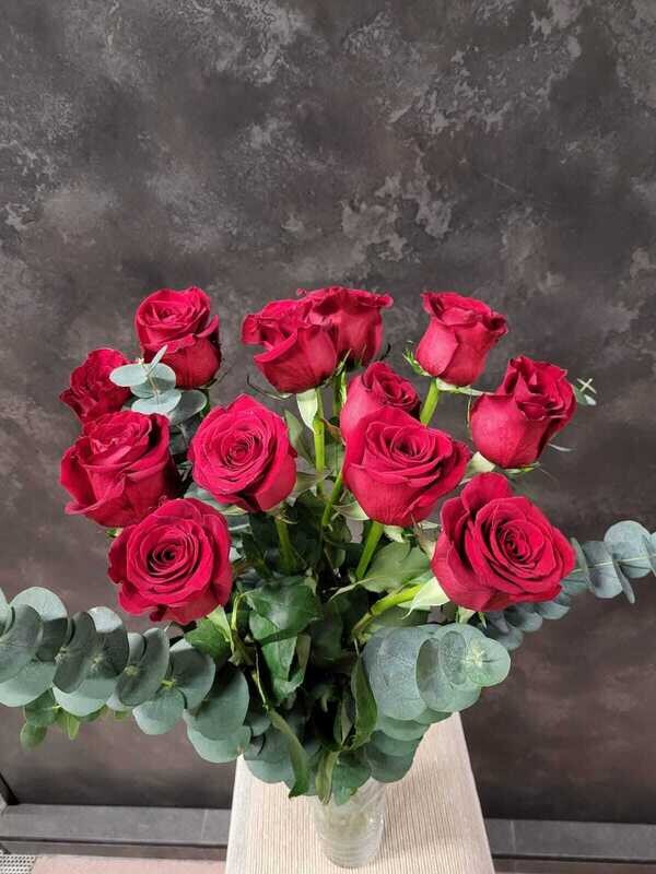 Ramo de 12 rosas rojas