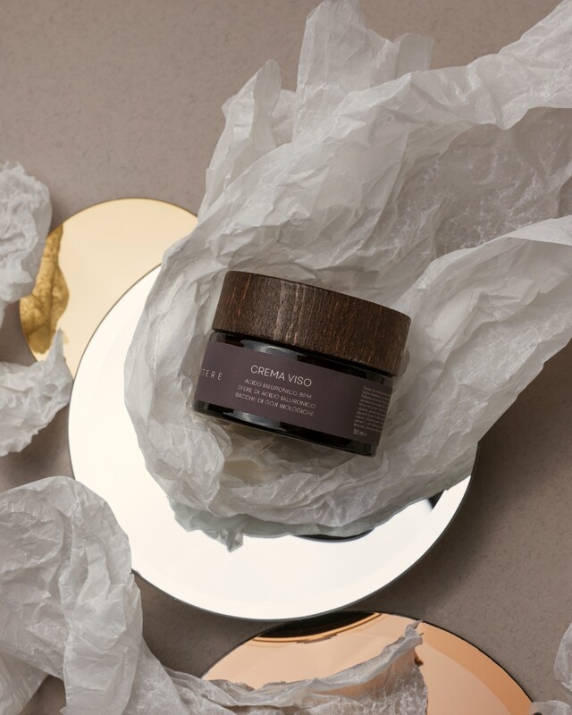 CREMA VISO - RIMPOLPANTE E ILLUMINANTE CREMA VISO - RIMPOLPANTE E ILLUMINANTE