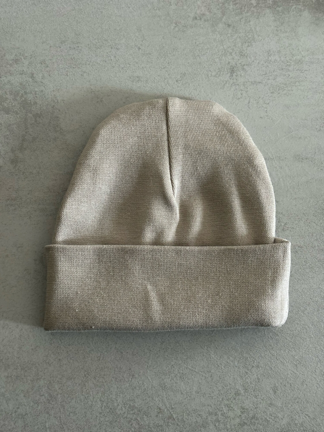 Babymuts met naam: Sand