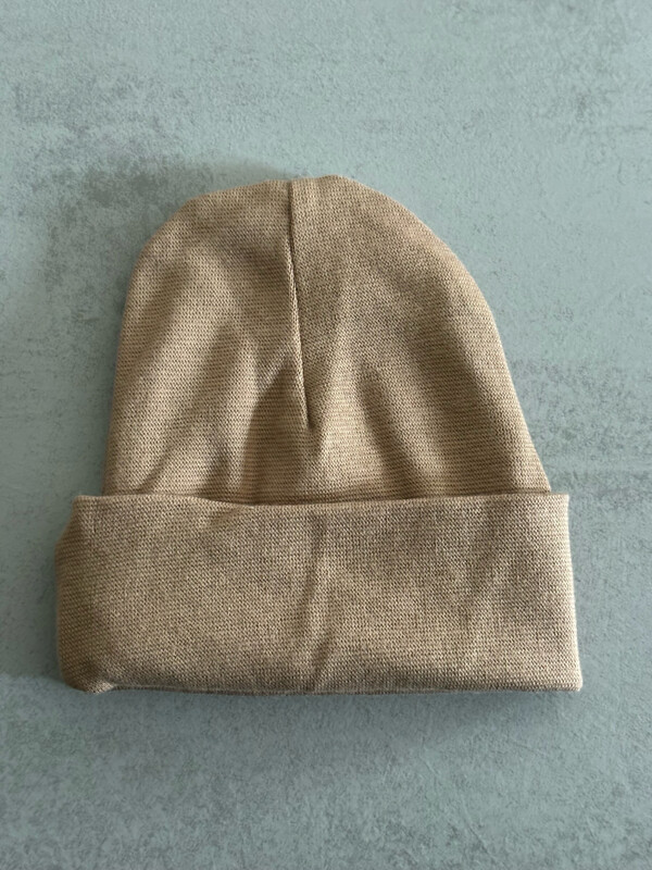 Babymuts met naam: Mokka