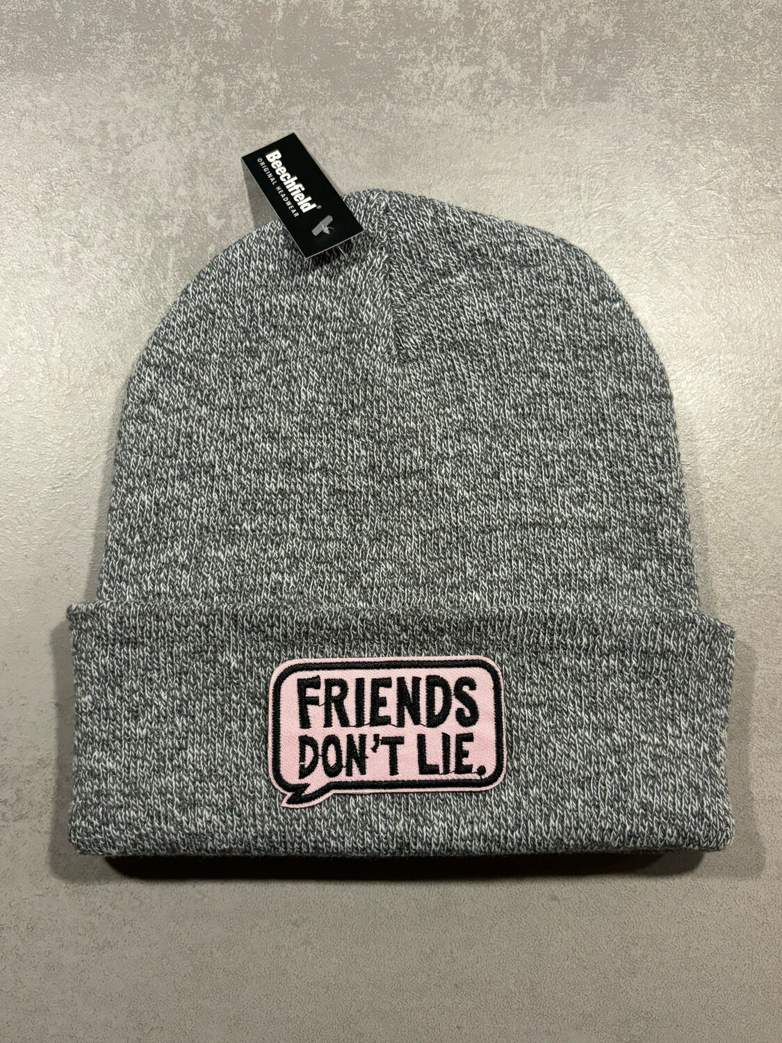Muts/Beanie “Friends don’t lie”