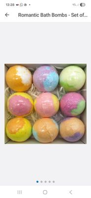 Romantic bath bombs