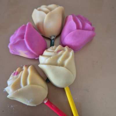A bunch of roses anyone?