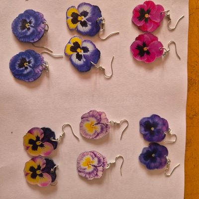 Pantsy flower earrings