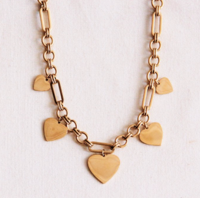 Dikke bedelketting met hartjes