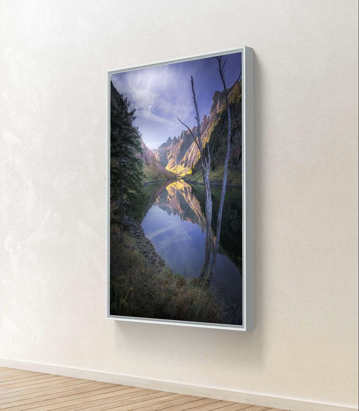 Wandbild Hidden Wonder - Alu-Dibond im weißen Schattenfugenrahmen - 3D-Ansicht