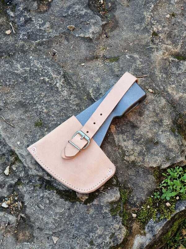Étuis artisanaux en cuir - faits main en Dordogne