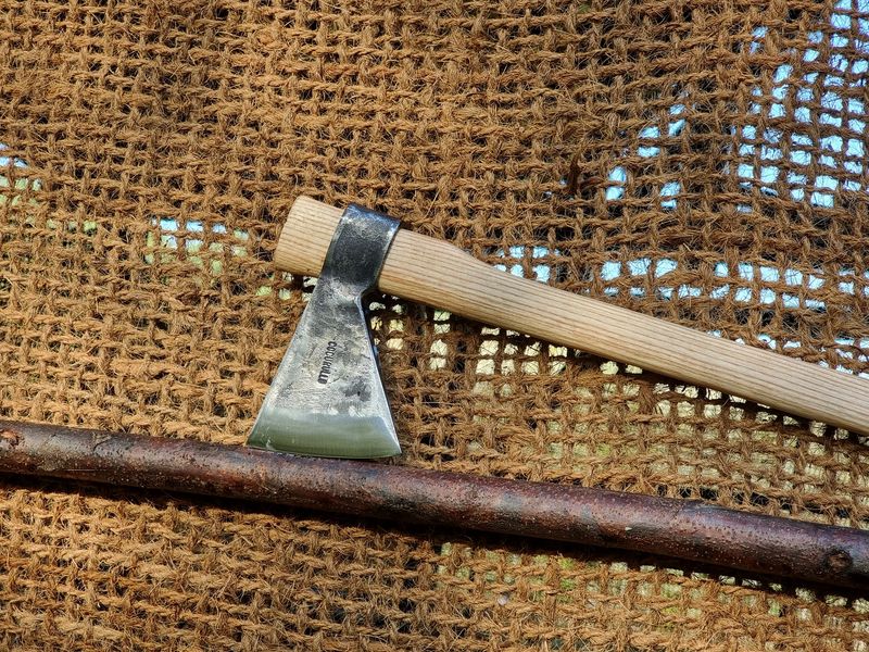 Hache type Calabria améliorée de 900g - forge artisanale