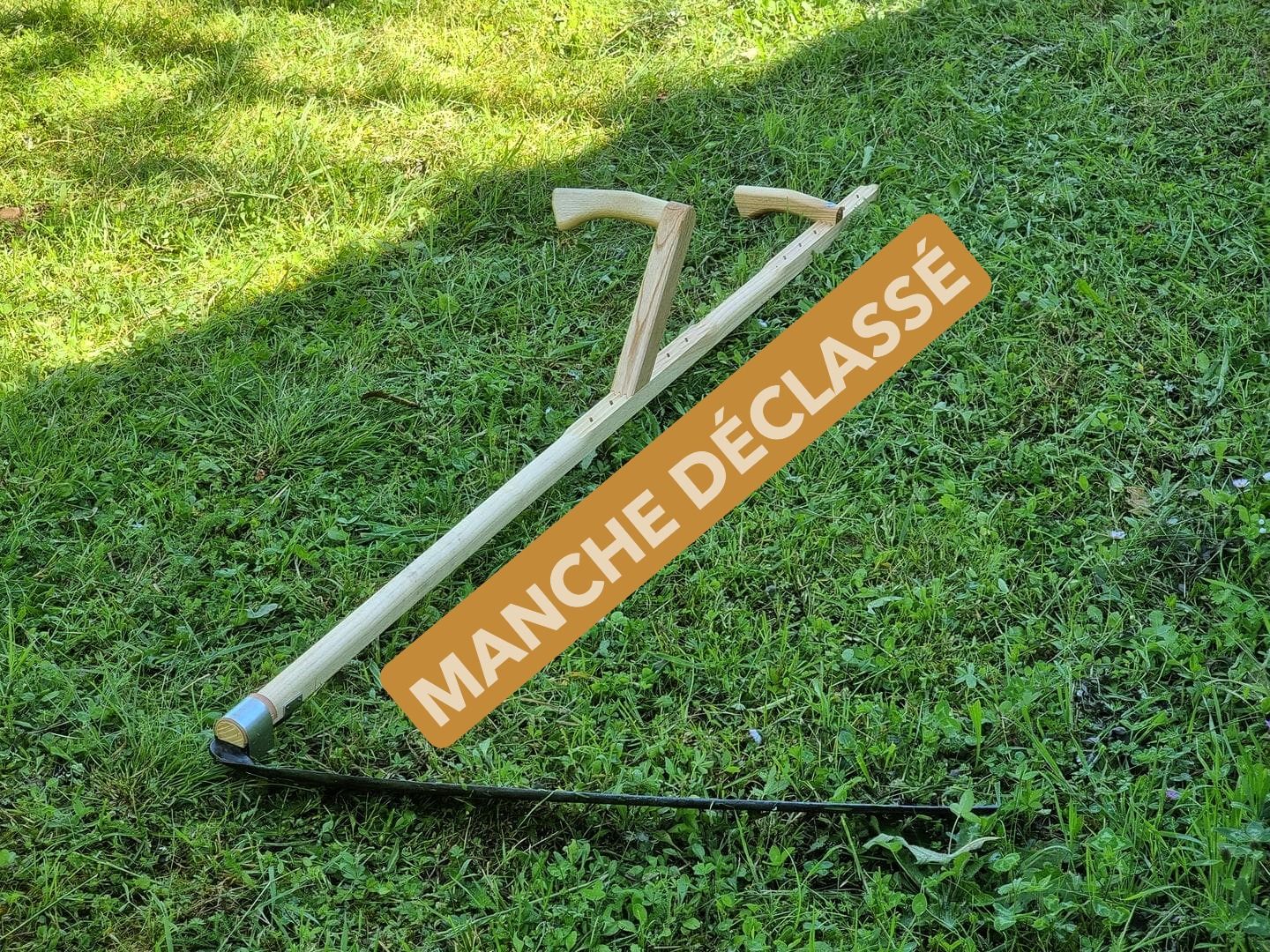 Déclassé - Manche de faux réglable - bois de frêne - fabriqué en France