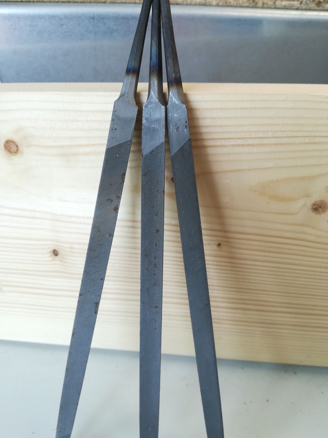 Déclassés - Lime triangulaire &quot;tiers points&quot; d&#39;aiguisage de scies - 18cm