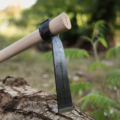 Houe Toscana étroite - avec manche en bois 140cm Houe Toscana étroite - avec manche en bois 140cm