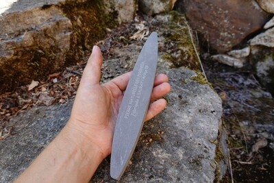 Pierre à faux naturelle des Pyrénées "La Saurat"