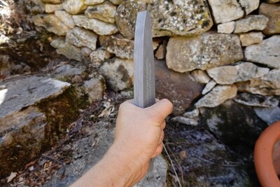 Pierre à faux naturelle des Pyrénées "La Saurat"