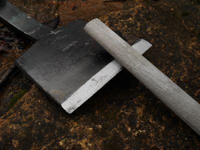 Pierre naturelle des Pyrénées "Aiguise Tout" Pierre naturelle des Pyrénées "Aiguise Tout"