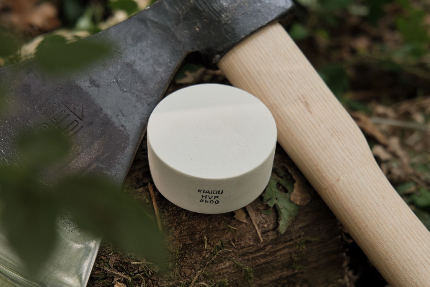 Pierre ronde d'aiguisage - céramique artisanale "Haidu"