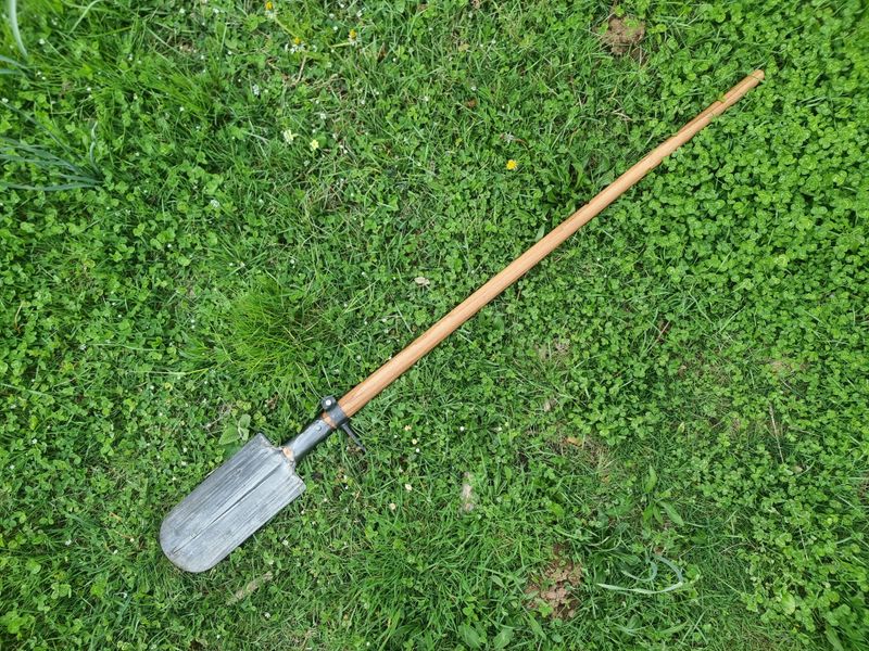 Bêche forgée au marteau pilon - avec manche de 160cm
