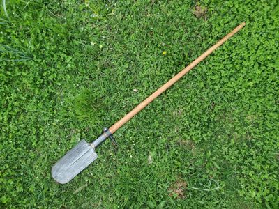 Bêche forgée au marteau pilon - avec manche de 160cm