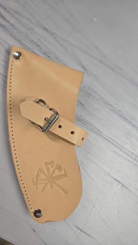Déclassés - Étuis artisanaux en cuir pour hache Barbue 1100 Rinaldi