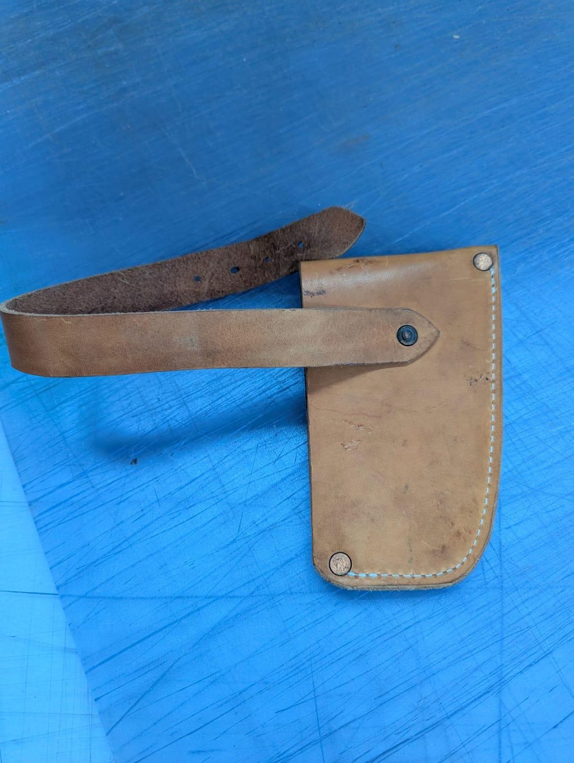 Déclassés - Étui artisanal en cuir pour Hache Balkan 1000