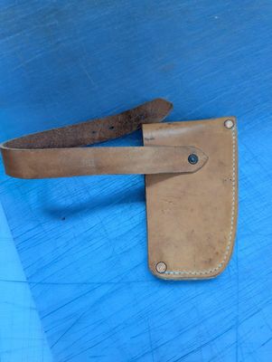 Déclassés - Étui artisanal en cuir pour Hache Balkan 1000 Déclassés - Étui artisanal en cuir pour Hache Balkan 1000