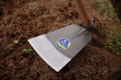 Houe massive Saint Georges - manche cintre de 90cm