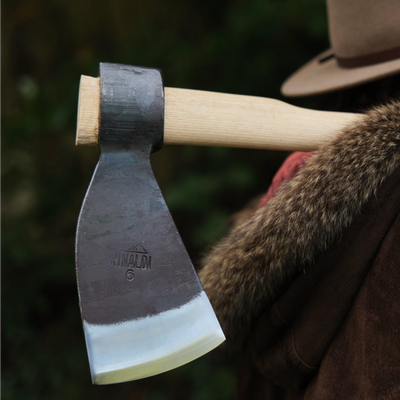 Hache Rinaldi bossue modèle 301 - Cognée type Bergame 1600g Hache Rinaldi bossue modèle 301 - Cognée type Bergame 1600g