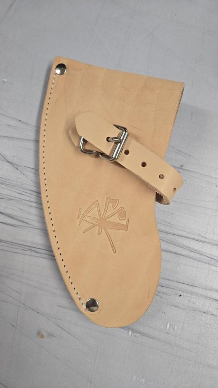 Déclassés - Étuis artisanaux en cuir - Etui barbue 1300