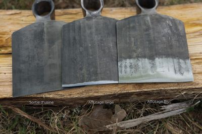 Grande serfouette double tranchant forgée au marteau pilon - sans manche