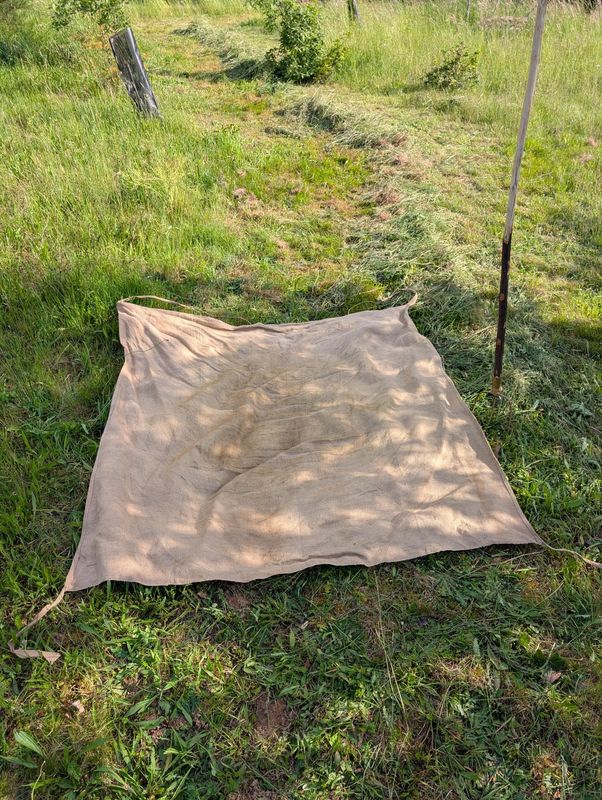 Bourras en toile de jute - Ramassage et déplacement de végétaux Bourras en toile de jute - Ramassage et déplacement de végétaux