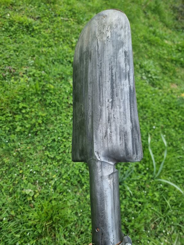 Bêche forgée au marteau pilon - sans manche