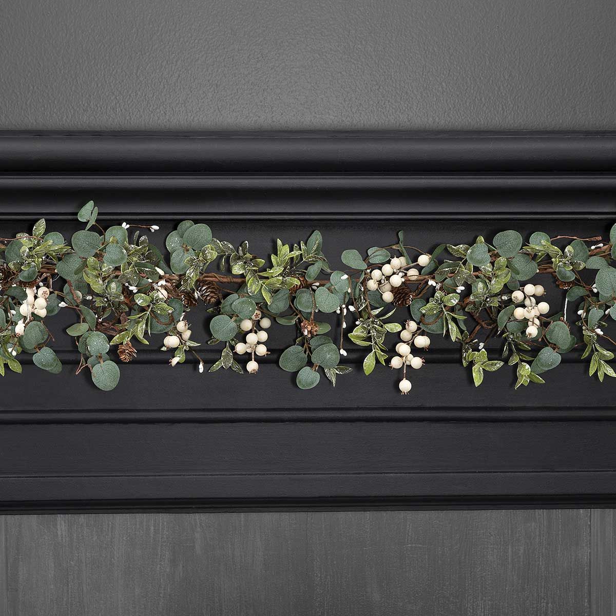 White Berry Eucalyptus Garland