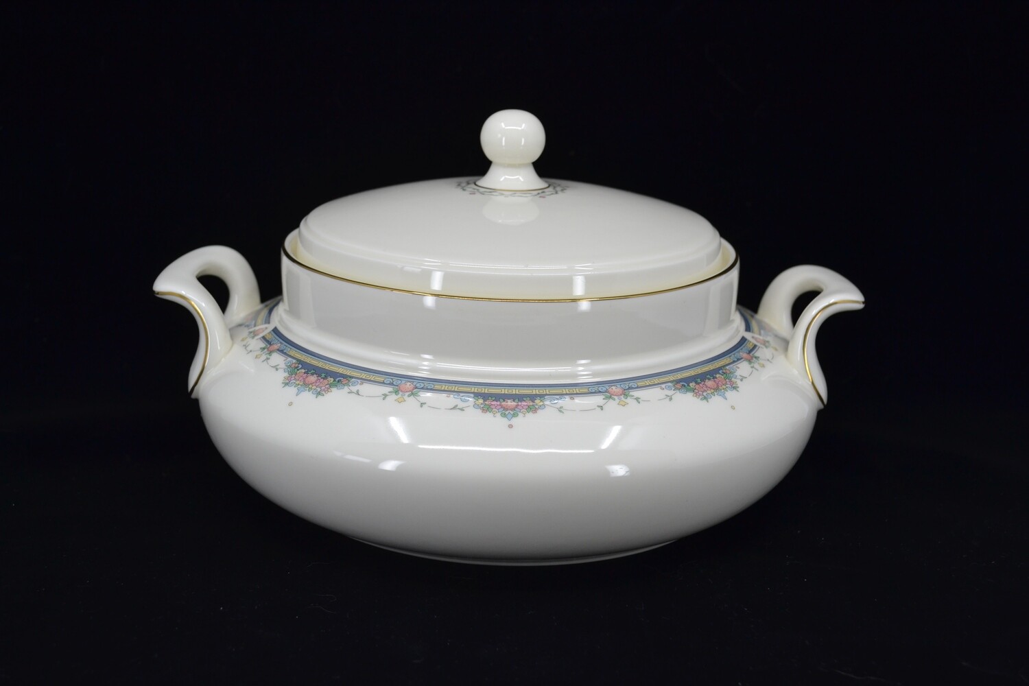 Royal Doulton Albany (H5121) - Vegetable Tureen