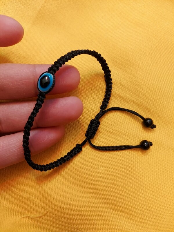 Eye thread bracelet