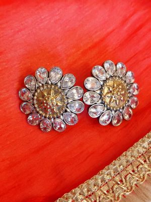 Vaishali German silver dual tone ad stud