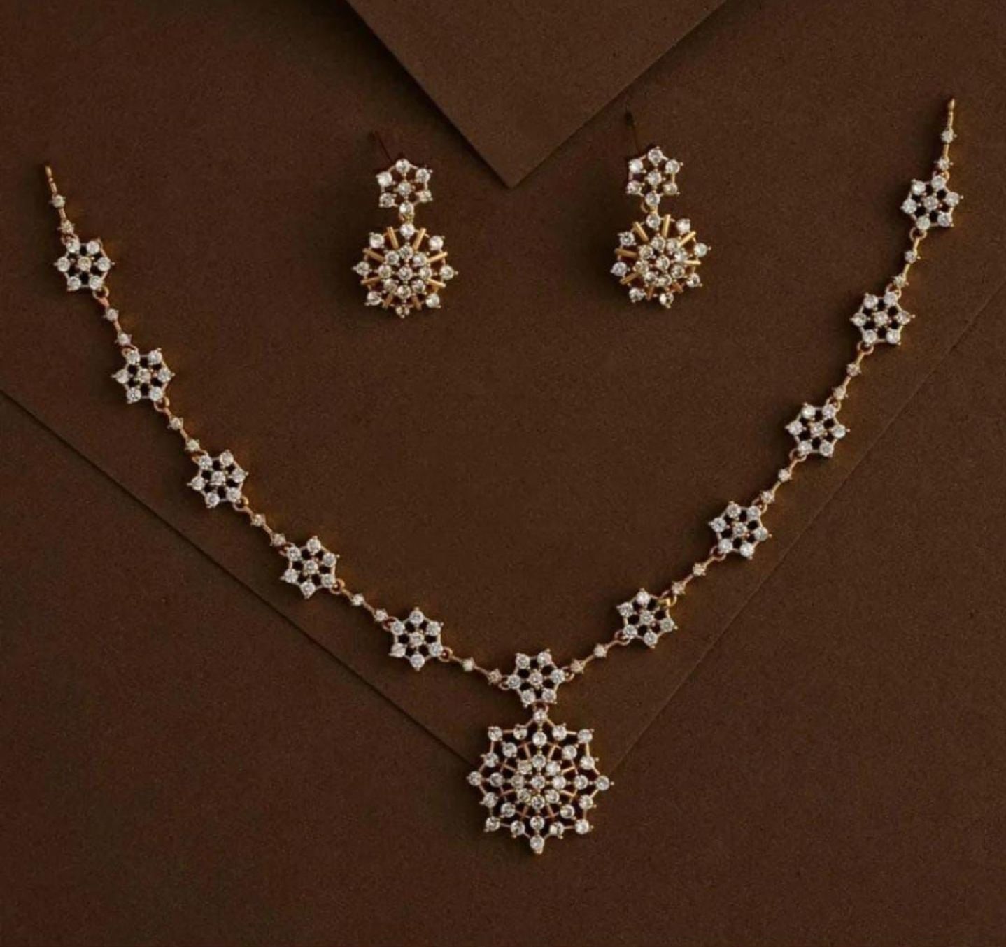American diamond star design necklace set