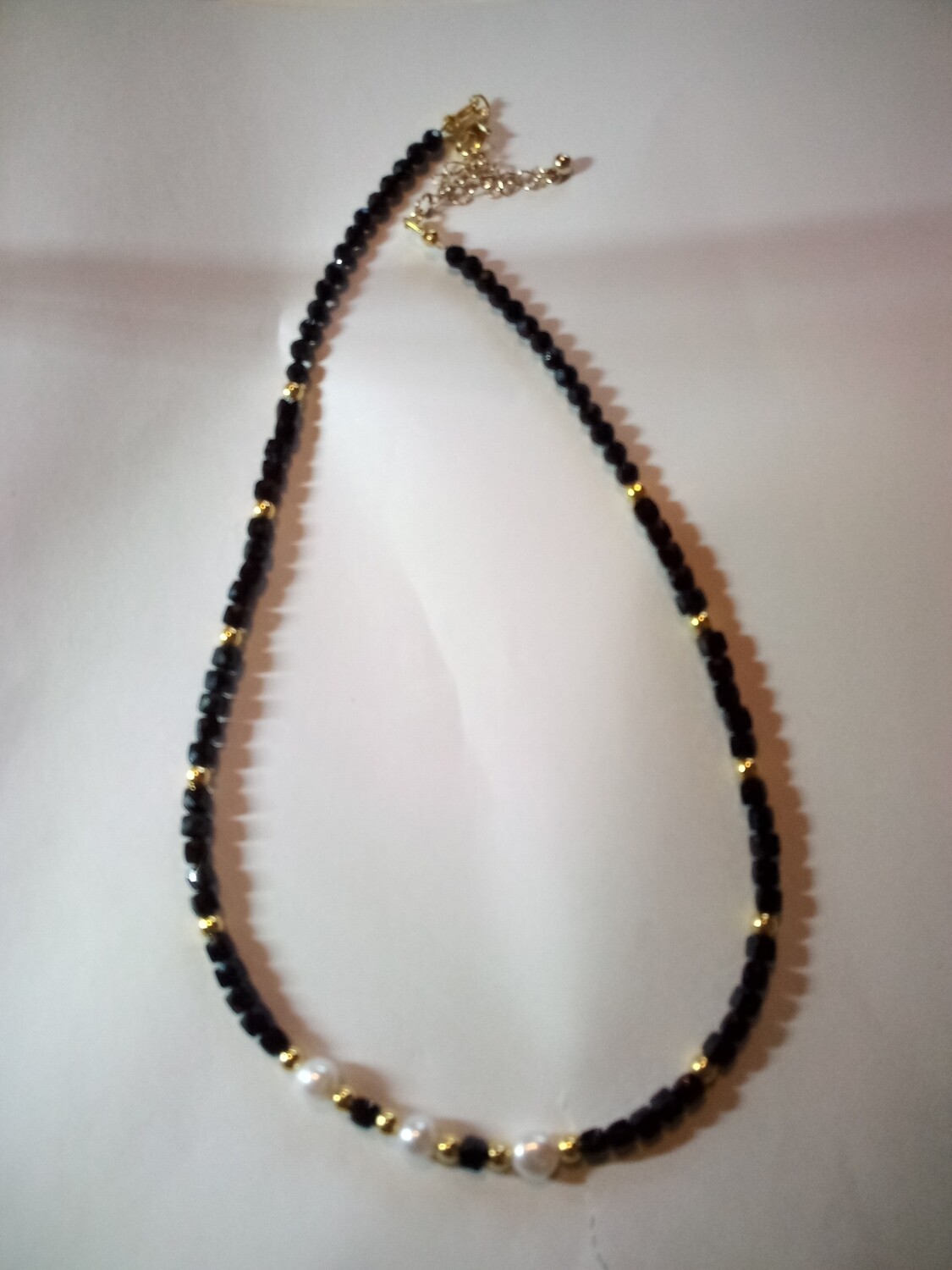 Pearl an black spinal necklace