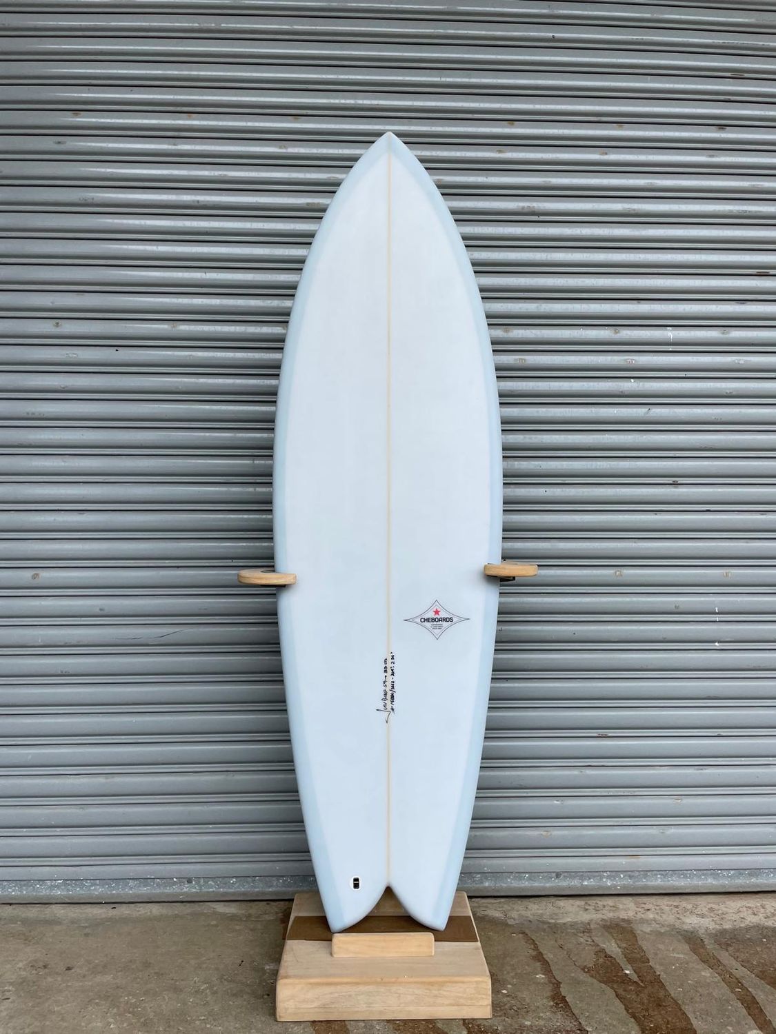 No Model Fish 5&#39;9