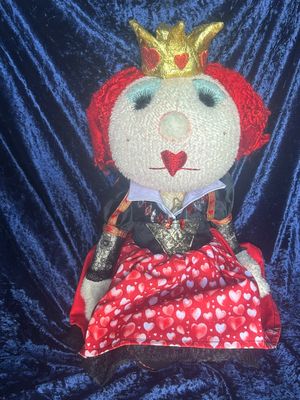 Queen of hearts inspired bear