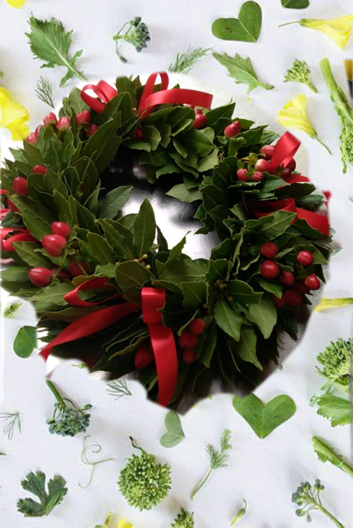 Coroncina con Bacche Rosse e Nastro
