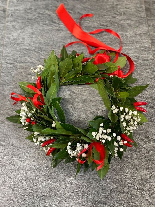 Coroncina di Alloro con Gipsofila e Bacche Rosse