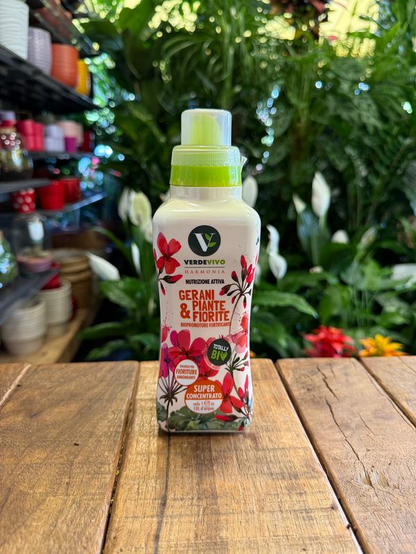 Concime liquido per fioriture abbondanti