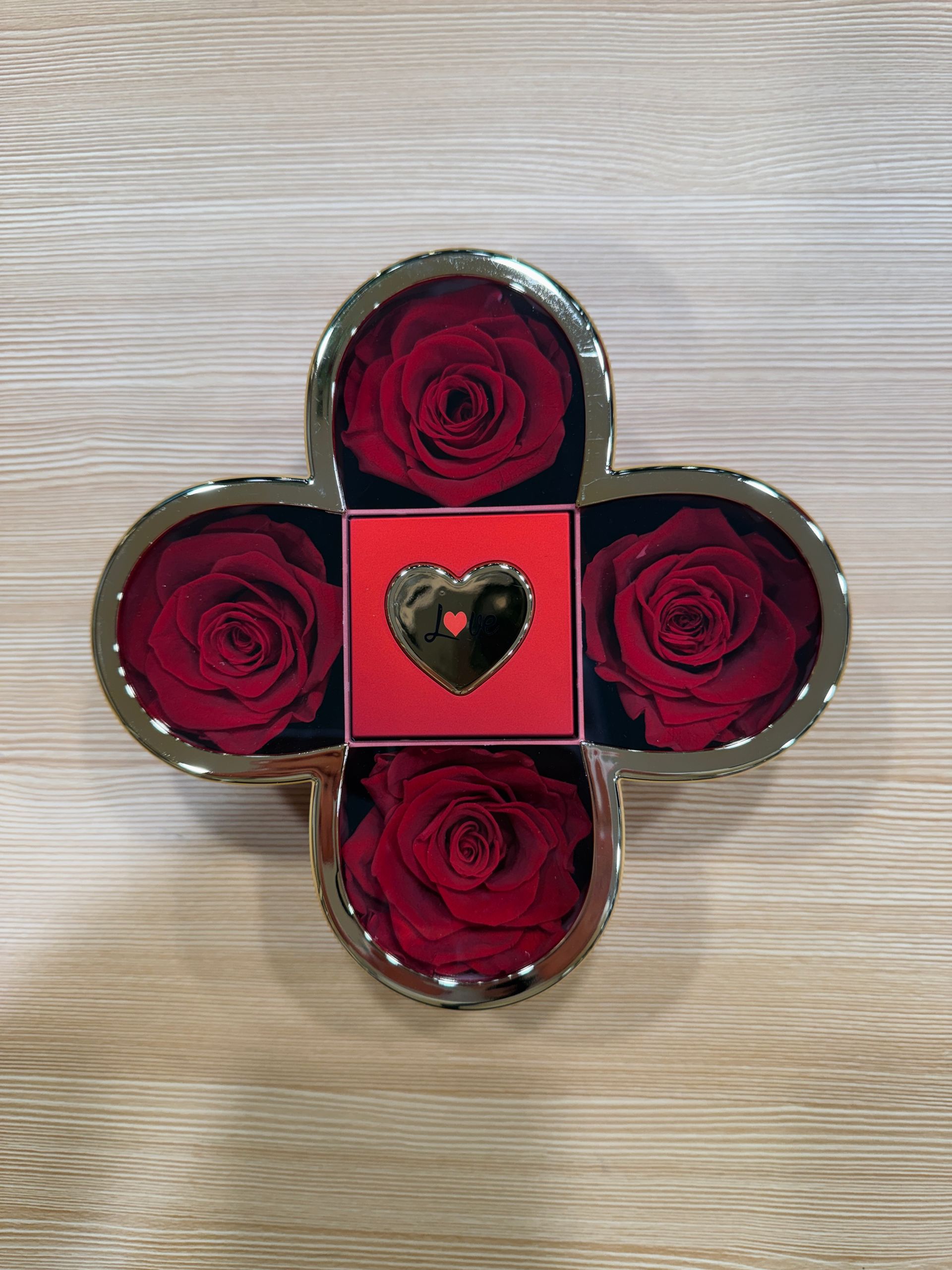 Cofanetto con 4 Rose Stabilizzate