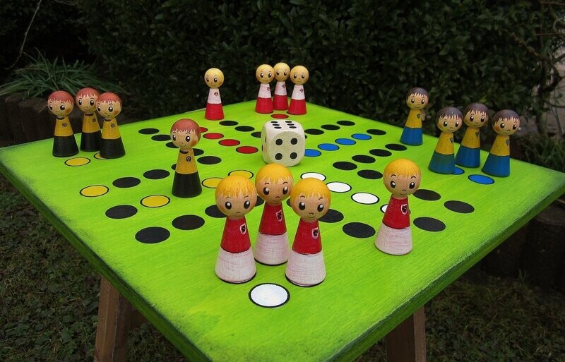 Brettspiel * Kicker ärger di ned *