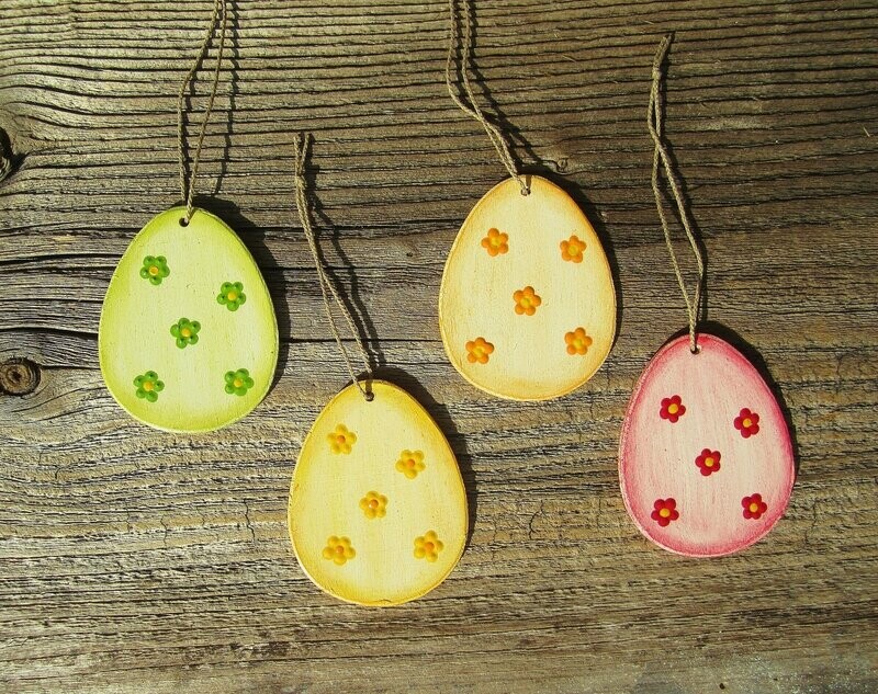 Anhänger * OsterEi mit Blümchen * 7cm