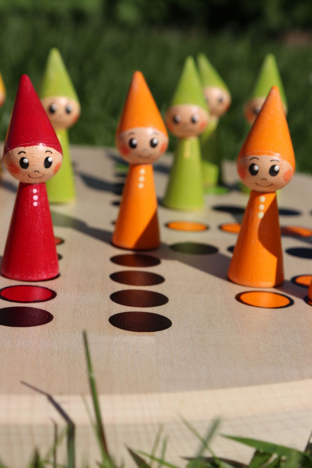 Brettspiel * 6 auf einen Streich * Ahorn rund * Wichtel* bemalt